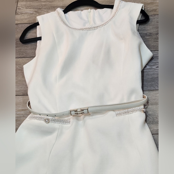 Amazon Elegant White Sleeveless Dress - Picture 6 of 7